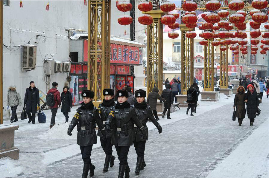 哈尔滨市公安局巡特警支队“警花出更”