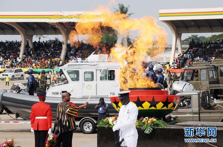加纳举行独立日庆典游行