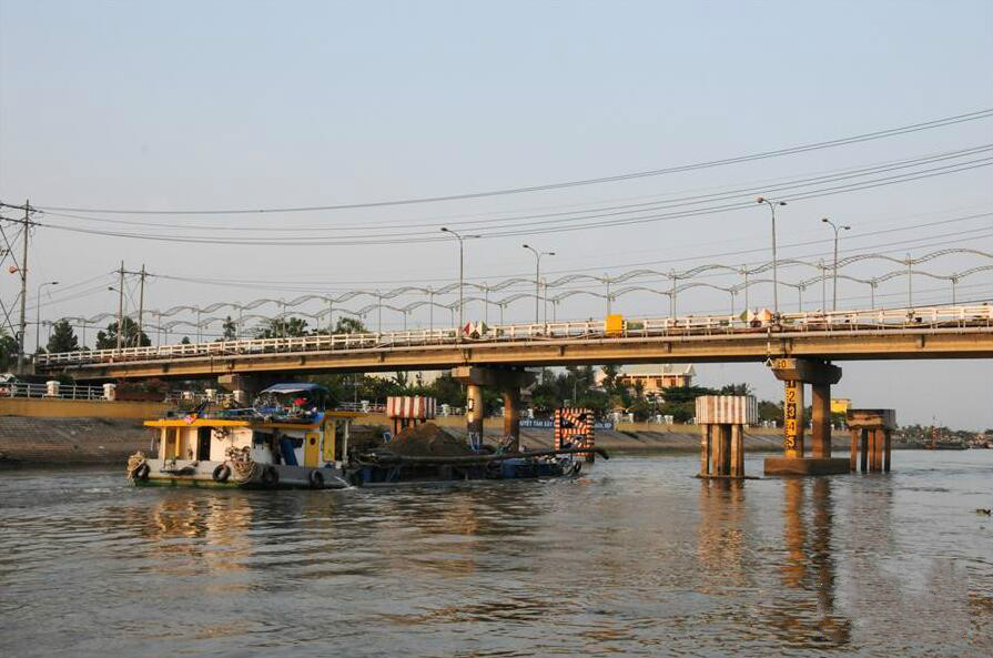 中国湄公河应急补水抵达越南