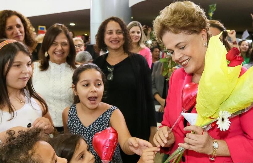 巴西总统建议达成全国谅解协议以克服危机