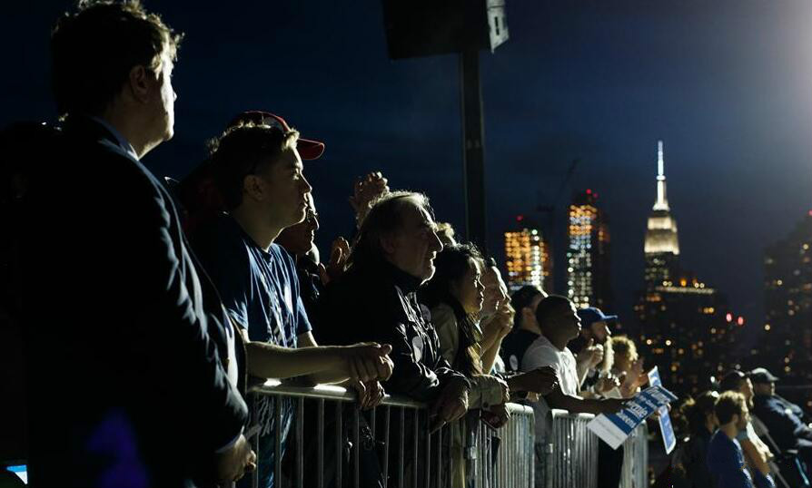 美国民主党总统竞选人伯尼·桑德斯在纽约举行集会